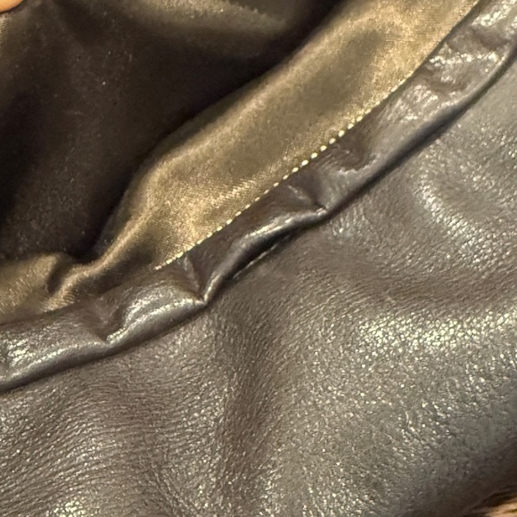 Brown Leather Messenger Bag with Distressed Finish and Detachable Strap - Picture 6 of 7